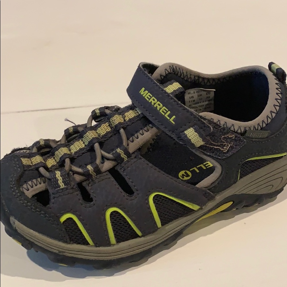 Merrell sandals size 11